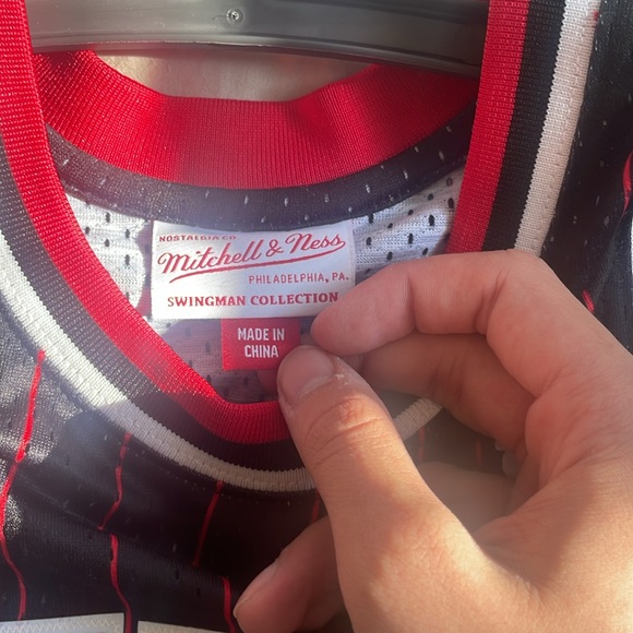Scottie Pippen Mitch and Ness Hardwood classics jersey - Picture 3 of 5